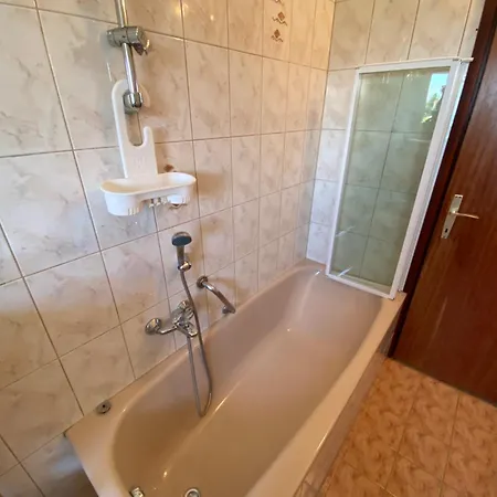 Apartman Lily *